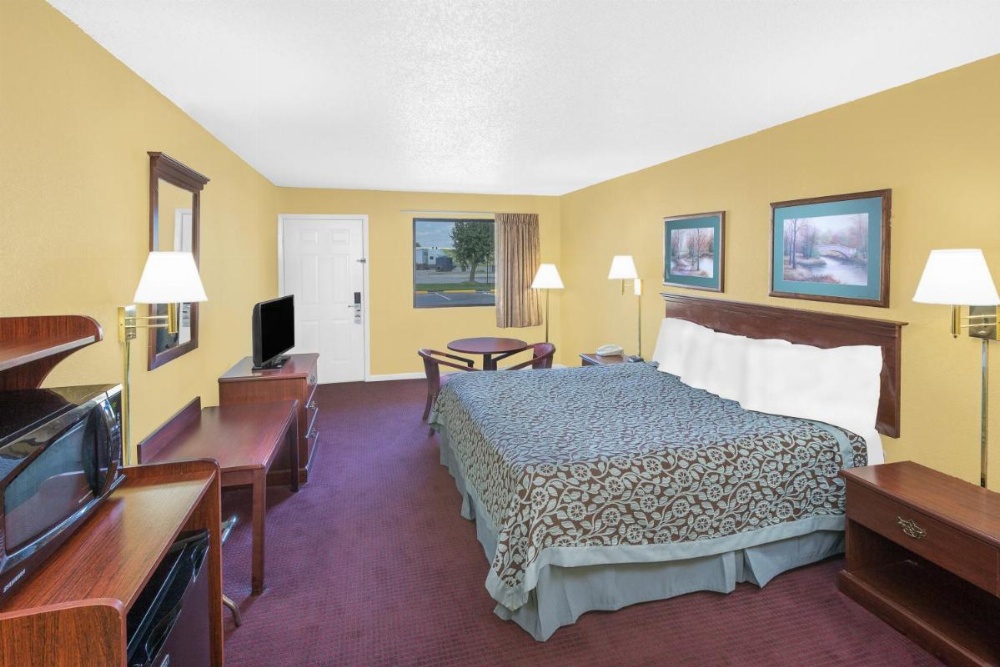 Room image 3