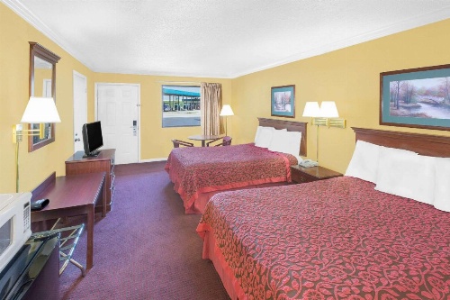 Days Inn by Wyndham N Little Rock East image 8